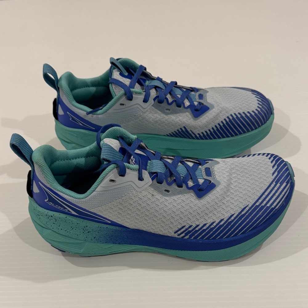 Altra Experience Wild 2 Womens Size 8.5 Preowned